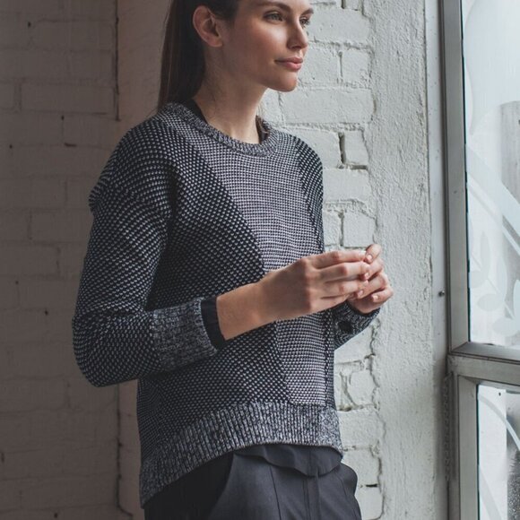 Lululemon Yogi Crew Sweater Black / Heathered Light Grey Size 6 - Picture 1 of 11